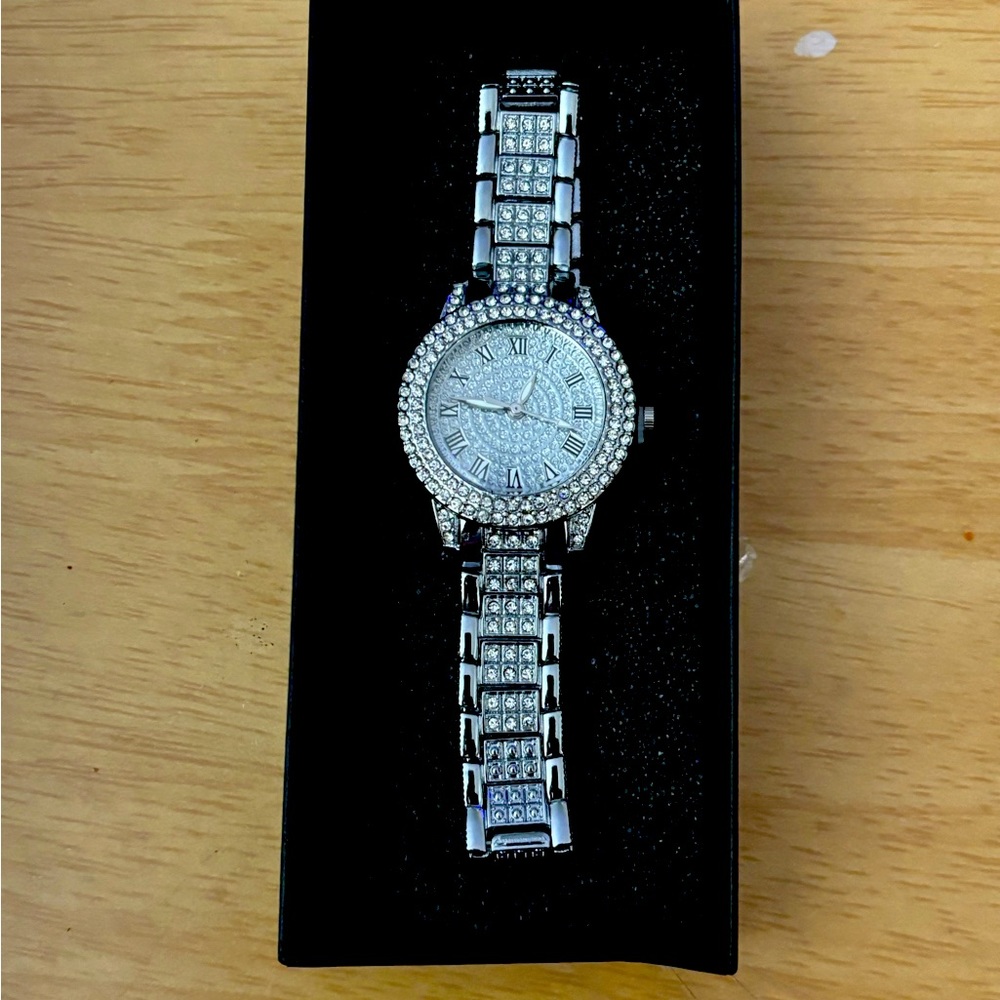 New Women’s luxury Rhinestone Quartz Watch